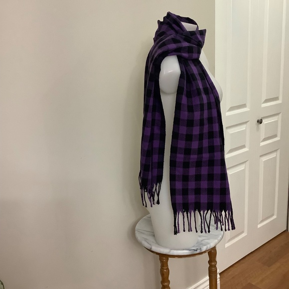 Gorgeous Purple Black Plaid Scarf Shawl - Picture 7 of 9